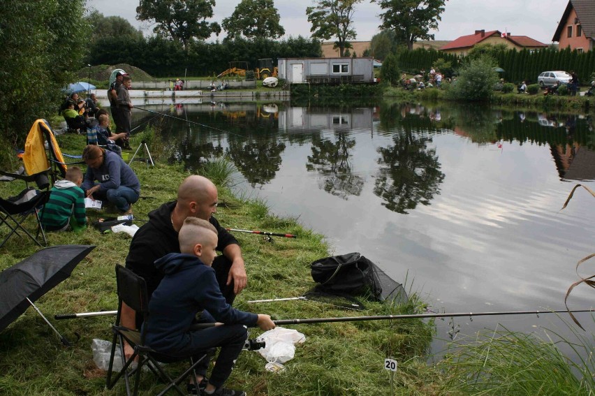 W gminie Trąbki Wielkie odbyły się zawody wędkarske. Złowiono 136 ryb!