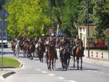 58. Marsz Szlakiem Pierwszej Kompanii Kadrowej wkroczył do Kielc. Widowiskowe przejście przez miasto. Zobacz zdjęcia