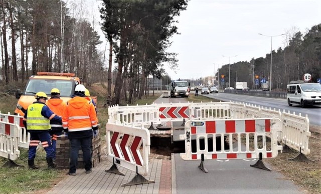 2 kwietnia 2020 r. Awaria na sieci kanalizacyjnej przy ul. Trasa Północna w Zielonej Górze