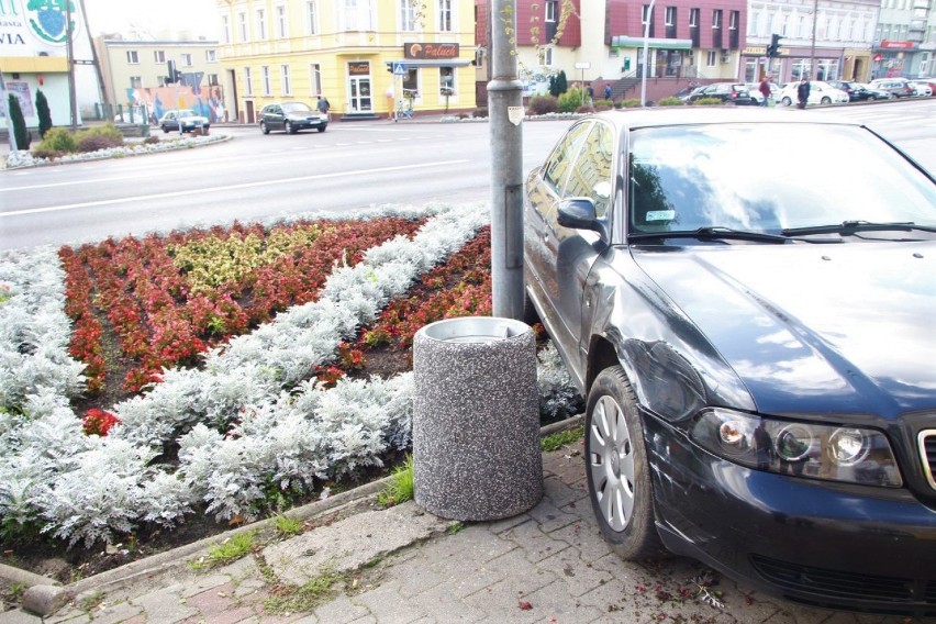 Kolizja drogowa na głównym skrzyżowaniu w Jastrowiu