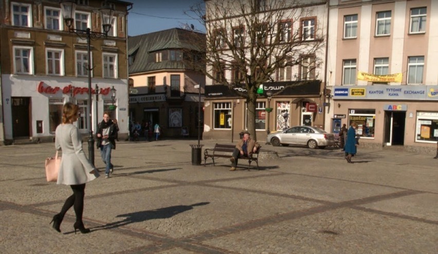 Taka jest moda na ulicach Kościerzyny. Zobacz! Stylizacje mieszkańców Kościerzyny na zdjęciach z Google Street View