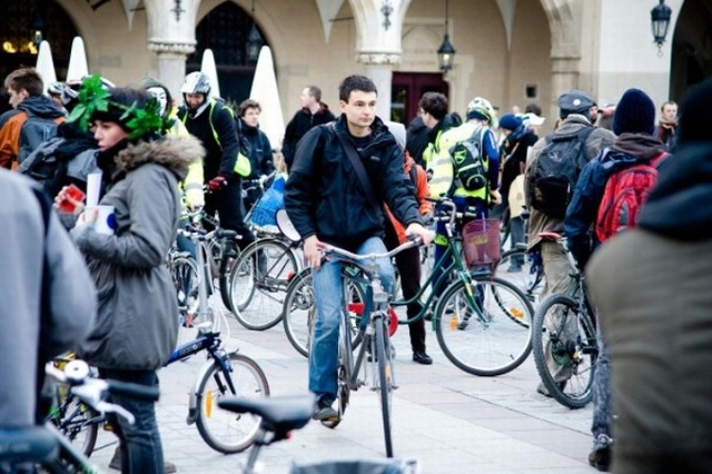 Krakowscy rowerzyści walczą o pieniądze na ścieżki rowerowe. Od ...