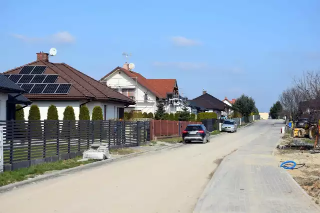 To największa drogowa inwestycja w Łasku  i gminie Łask w ciągu ostatnich lat: przebudowa trzech ulic w Łasku i jednej w Woli Łaskiej za blisko 18 mln zł, z czego blisko 10 mln zł to dofinansowanie z rządowego programu Polski Ład.