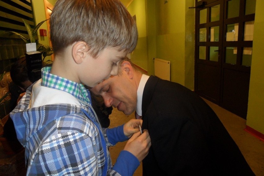 Marszałek Matusiewicz odwiedził szkołę i otrzymał odznakę wzorowego ucznia [ZDJĘCIA+WIDEO]