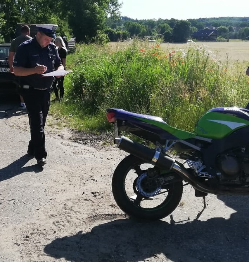 Potrącenie 15-letniej pieszej na przejściu w Pruszczu, wypadek z motocyklistą w Domachowie