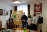 Starostwo Powiatowe w Płocku. Rozstrzygnięto konkurs plastyczny z okazji Dnia Babci i Dziadka. Wyłoniono aż 6 laureatów! [ZDJĘCIA]