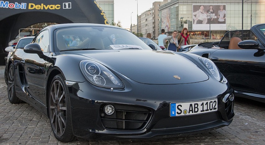Parada Porsche w Warszawie - jubileusz 50-lecia modelu 911 - 6-09-2013, Pl. Defilad