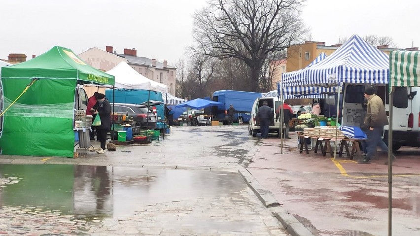 Dzisiaj na miejskim targowisku w Żarach było niewielu...