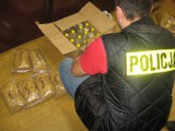 Policja w Kaliszu przejęła nielegalny tytoń i spirytus [ZDJĘCIA]