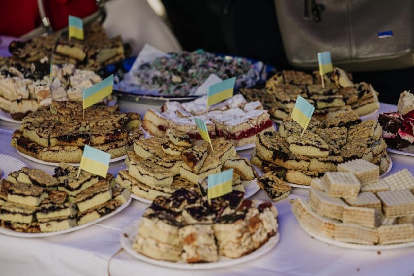 „Ukraiński kiermasz kulinarny” w Woźnikach przyciągnął tłumy