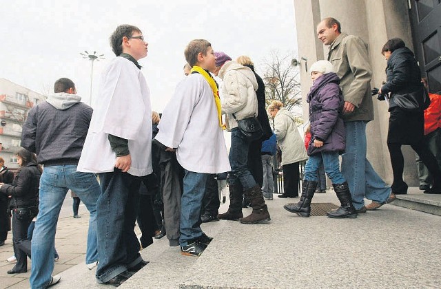 Liczono wiernych, którzy uczestniczyli w niedzielnej mszy św.