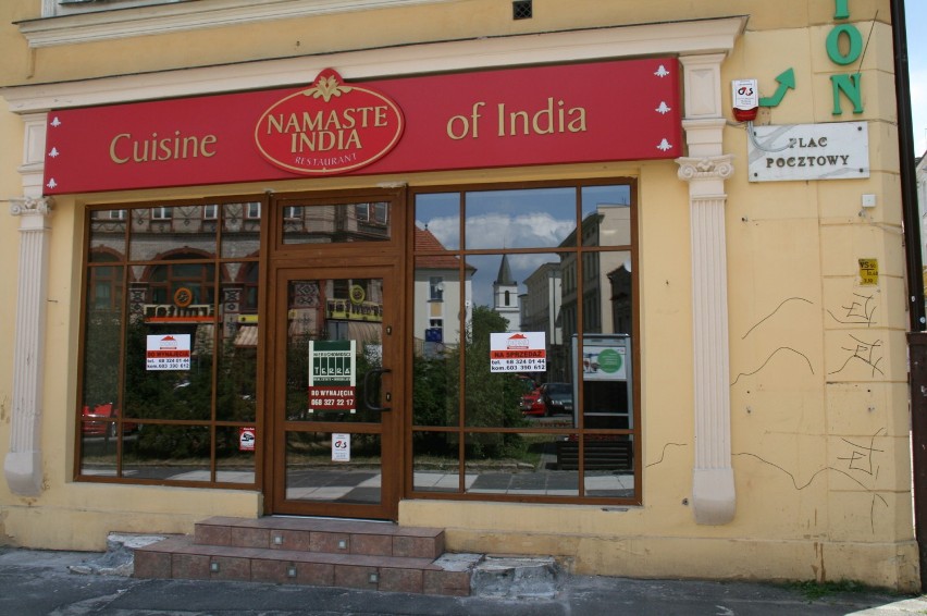 Lokal można wynająć, a na dania kuchni indyjskiej pójść w okolice teatru