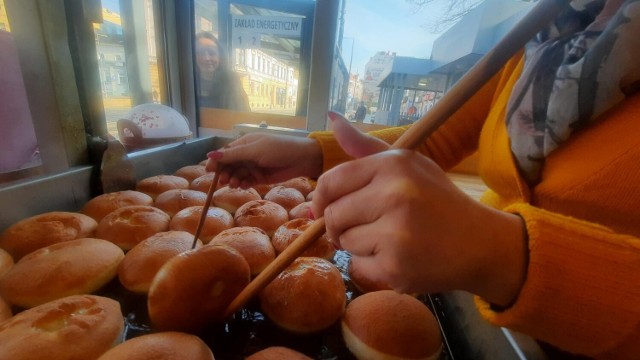 W porównaniu z zeszłym rokiem pączki podrożały o około jedną czwartą.