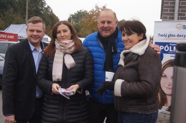 Wybory parlamentarne Radomsko 2015: Magdalena Spólnicka rozdawała pączki na rynku