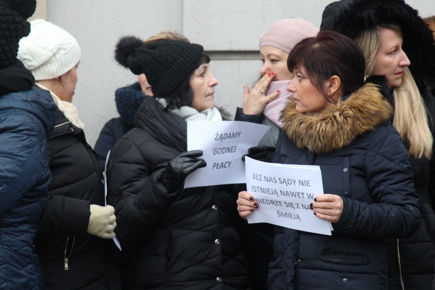 Protest pracowników Sądy Rejonowego w Mikołowie