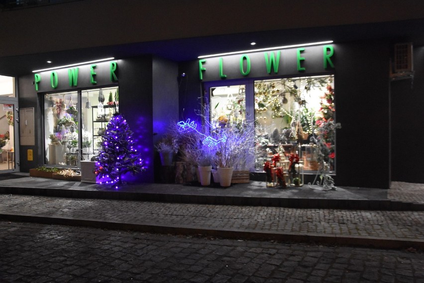 Świąteczna iluminacja witryn sklepowych i ulic w Myszkowie ZDJĘCIA
