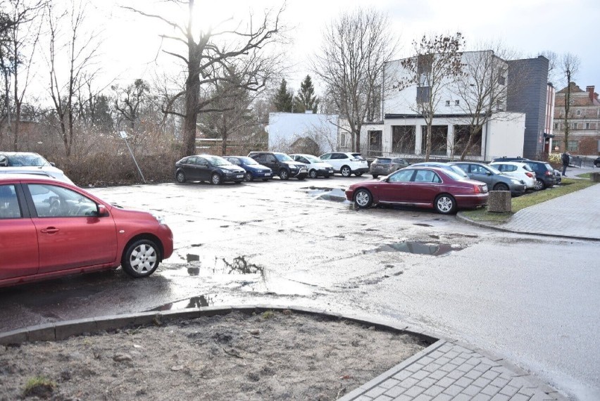 Malbork. Na parkingu przy PUP nastała cywilizacja. Zobaczcie, jak było wcześniej