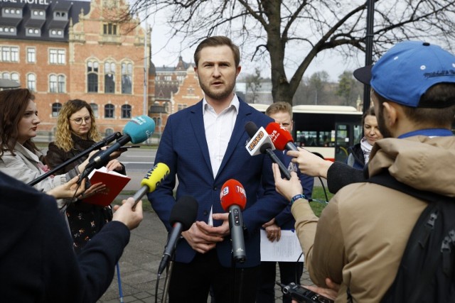 Jak mówił podczas piątkowej konferencji wiceprezydent Gdańska Piotr Grzelak, powstawanie przejść naziemnych nie oznacza zmniejszenia płynności ruchu na tym odcinku, gdzie powstanie przejście.