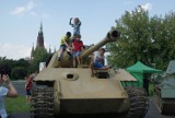 100 lat DG: piknik militarny w parku: czołgi, konie, działa [FOTO]