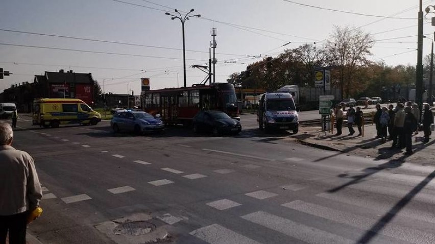Kolizja tramwaju z samochodem osobowym w Świętochłowicach