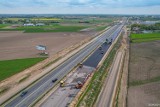 Budowa S7 na północ od Warszawy. Prace drogowe postępują. 43 kilometry nowej trasy ułatwią połączenie stolicy z Gdańskiem