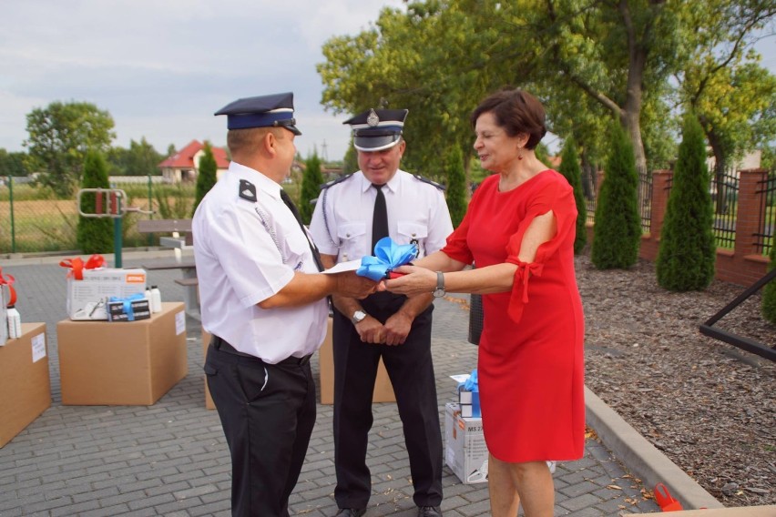 Strażacy z OSP w gminie Drużbice otrzymali nowy sprzęt [ZDJĘCIA]