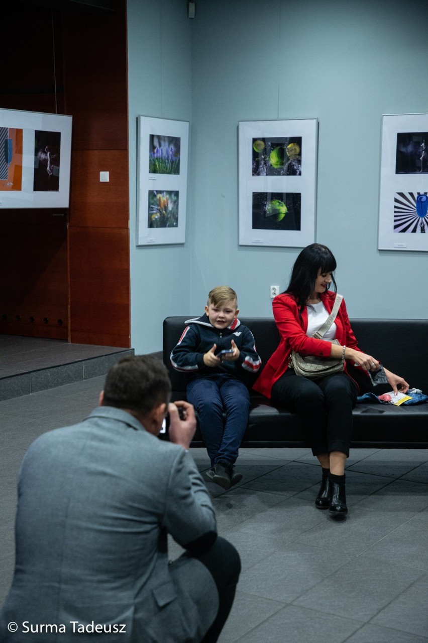 Pokazali, jak pięknie widzą świat. Wystawa zdjęć zdolnych stargardzkich fotografów w SCK