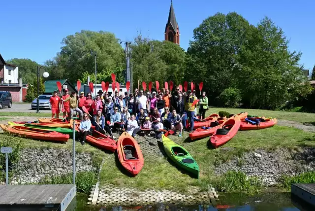 Czterdzieści osób wzięło udział w spływie kajakowym ze Starego Bukowca do Starej Kiszewy.