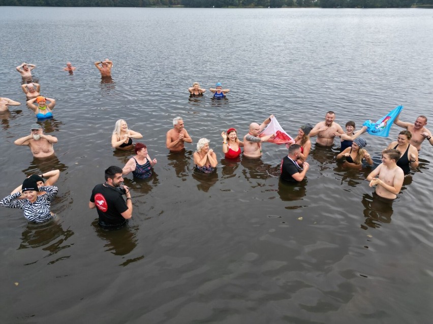 Lubowidz. Mors Team Lębork otworzyli sezon na hartowanie ciała i ducha ZDJĘCIA Z DRONA