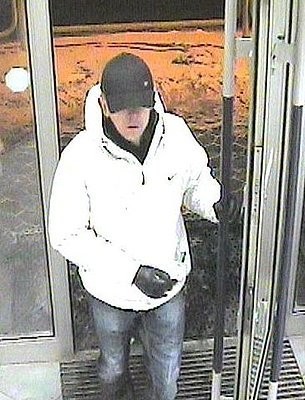 KRÓTKO: Mężczyzna napadł na placówkę bankową w Zabrzu. Podajemy rysopis sprawcy