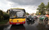 Wypadek na Tatrzańskiej w Łodzi. Autobus potrącił kobietę [ZDJĘCIA]