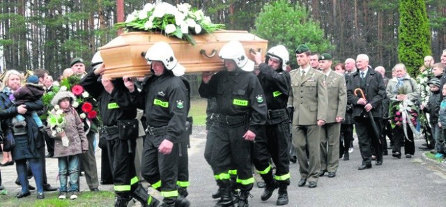 W tragicznym wypadku zginął ks. Damian Kominek, pełniący posługę kapłańską w Rusinowicach. MDK w Lublińcu koncertem "Szyjemy Kulturalnie" świętował 50-lecie. Powiat lubliniecki przegrał walkę o dyspozytornię pogotowia. Kilkanaście tysięcy podpisów pod petycją nie pomogło.