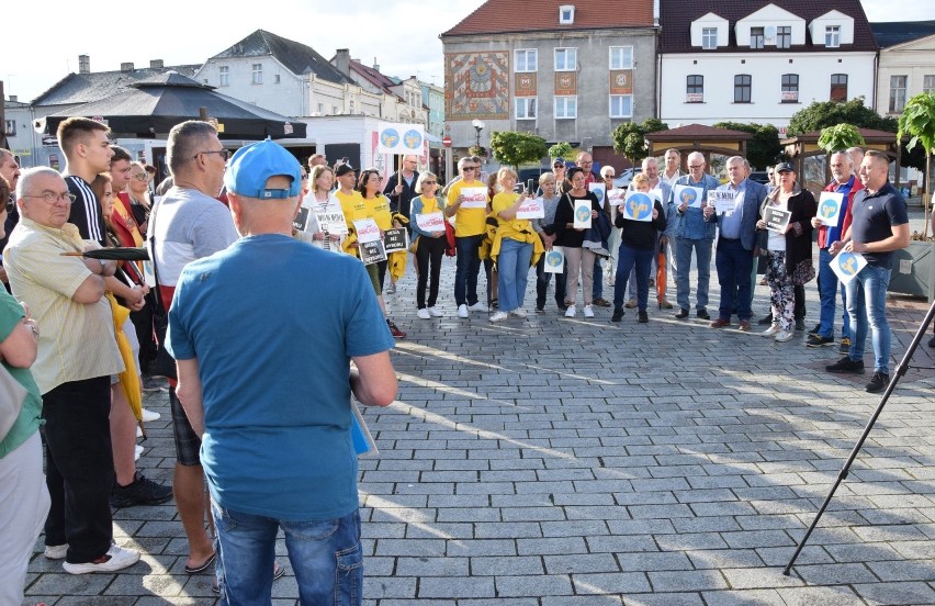 Na Rynku w Inowrocławiu odbyła się akcja protestacyjna w...