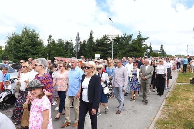 Tak wyglądała procesja Bożego Ciała na kieleckich Ślichowicach