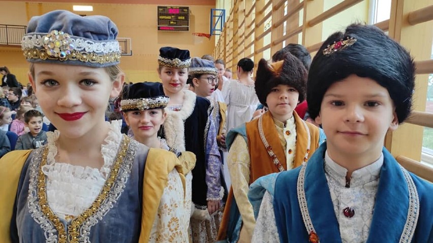 Piękne patriotyczne widowisko młodych artystów z Młodzieżowego Domu Kultury w Chełmie. Zobacz zdjęcia