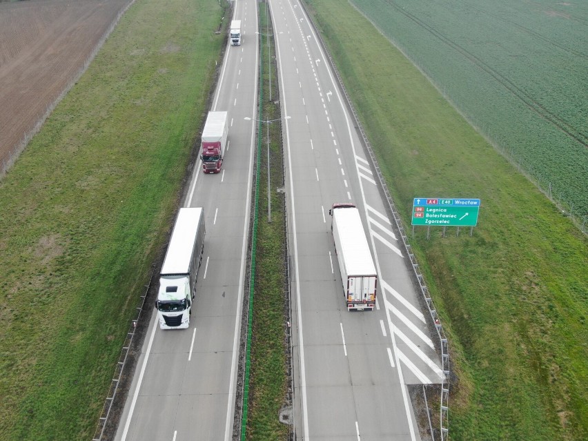 Na chwilę obecną GDIKA kontynuuje wykonanie opracowań...