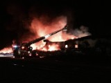 Pożar hali przy Rzgowskiej w pobliżu Fakory. Zdjęcia internauty