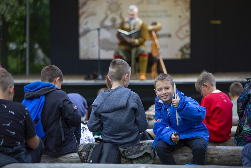 W Festynie Archeologicznym można uczestniczyć na kilka...