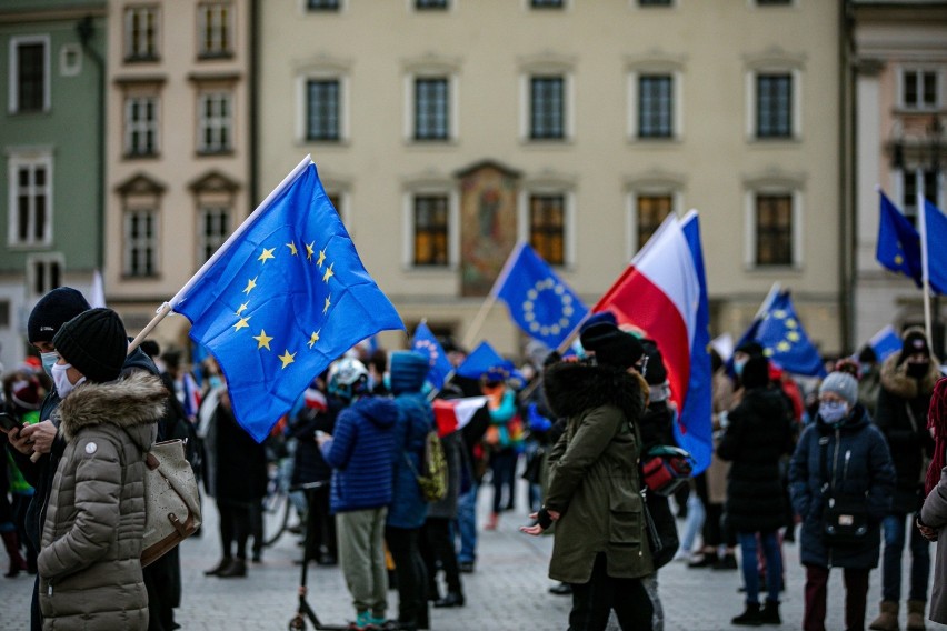 Prounijna demonstracja na Rynku Głównym w Krakowie