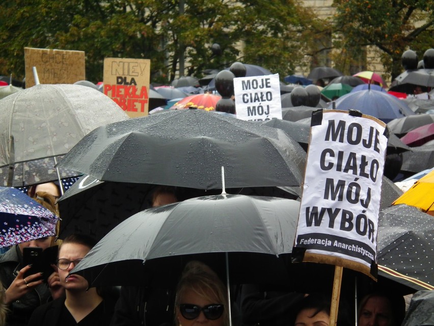 Poznań: Będzie demonstracja kobiet na placu Wolności w Czarny Wtorek