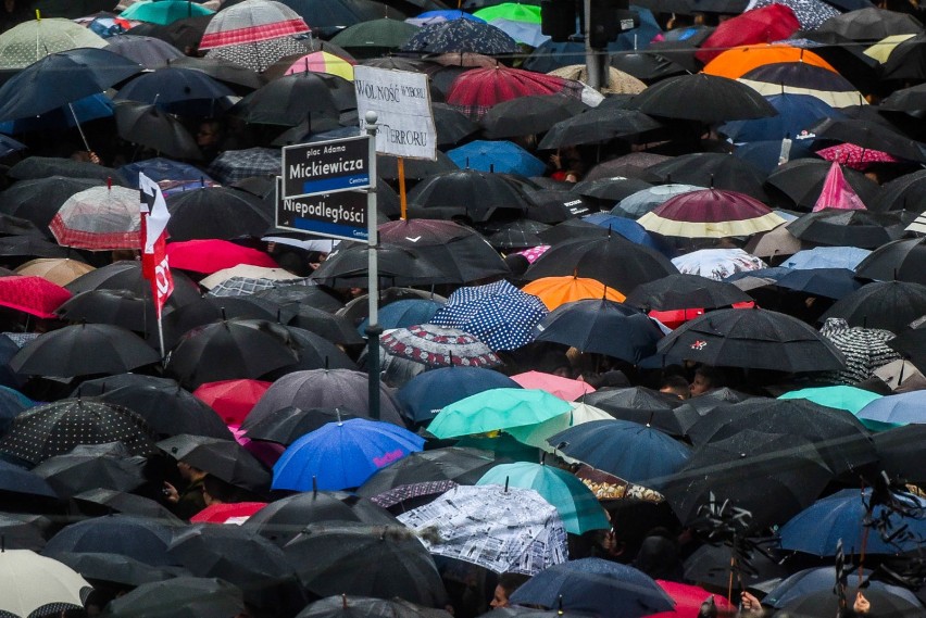 Poznań: Będzie demonstracja kobiet na placu Wolności w Czarny Wtorek