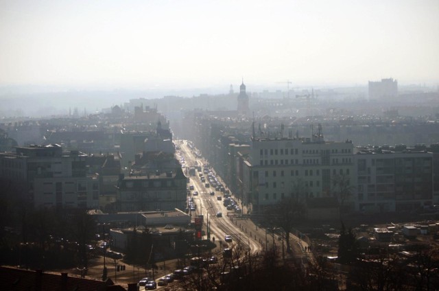 Poznań jest jednym z tych miast, gdzie corocznie odnotowujemy przekroczenia dopuszczalnych do atmosfery pyłów zawieszonych PM10 i PM2,5.