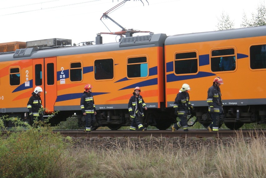 Wypadek na torach w Zdunach? Maszynista pociągu twierdzi, że widział człowieka na szynach [FOTO]
