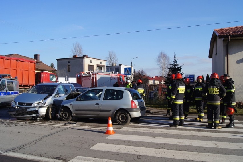 Wypadek na skrzyżowaniu Poprzeczna/Sucharskiego w Radomsku