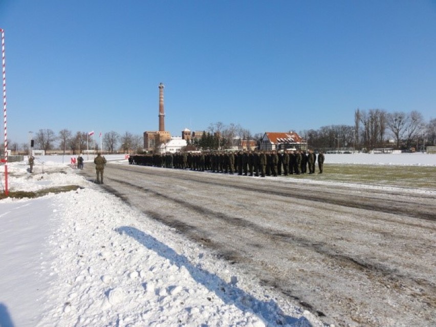 Pruszcz Gd.: Uroczysta przysięga wojskowa elewów szkolących się w 49. Bazie Lotniczej [ZDJĘCIA]