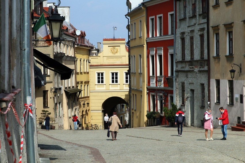 Skąpane w słońcu Stare Miasto w Lublinie. Miłośników spacerów tu nie brakuje! Zobacz zdjęcia