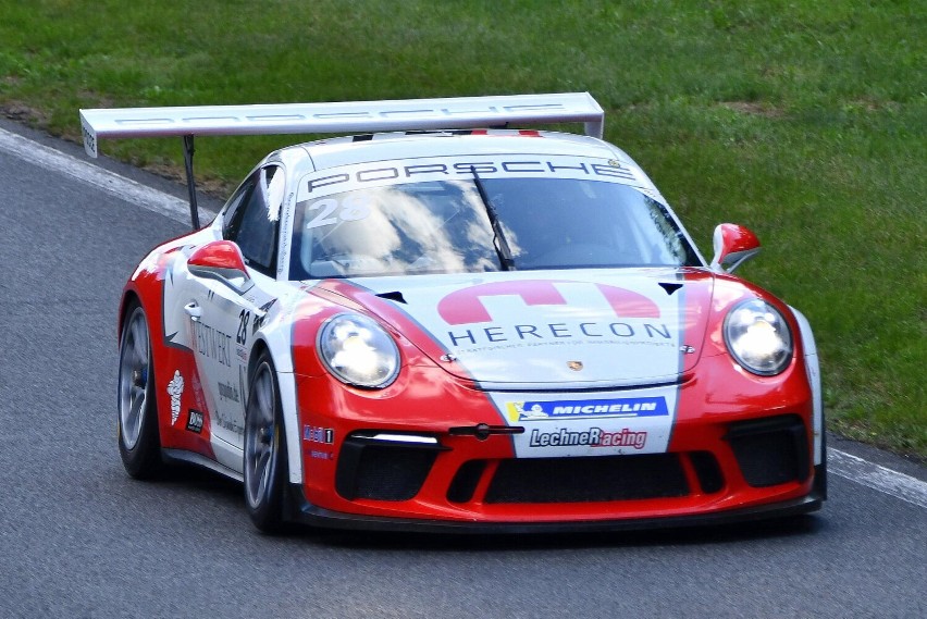 Wyścigi Porsche na torze w Przeźmierowie, w obiektywie...