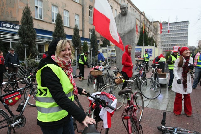 Masa Niepodległości - rowerzyści uczcili 11. Listopada