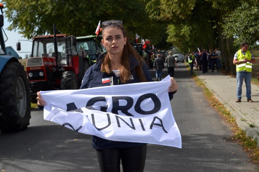 Rolnicy protestują koło Piły. Mówią: Nasze gospodarstwa upadają 