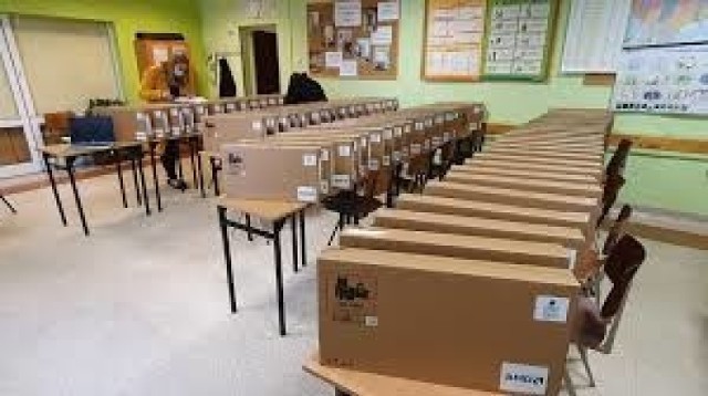 Urząd Marszałkowski w Opolu zakupił 4957 laptopów dla pedagogów ze szkół podstawowych. W sumie kosztowało to 14,9 miliona złotych.